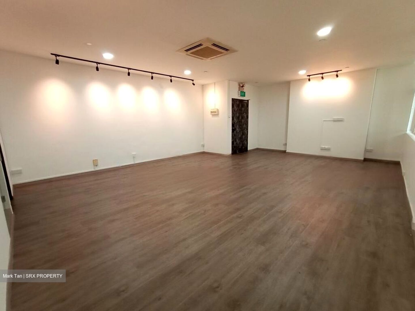 Wcega Tower (D23), Office #466873181